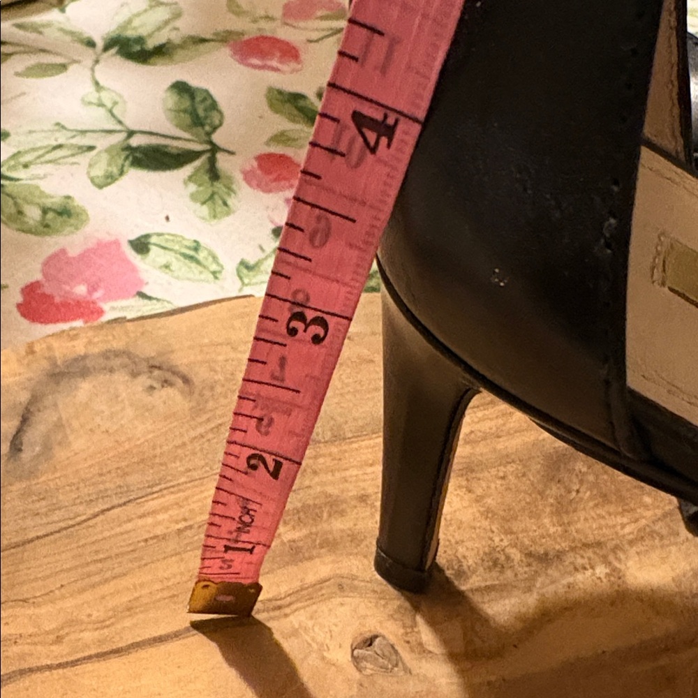 Louise et Cie Black Strappy Heels - Picture 5 of 9